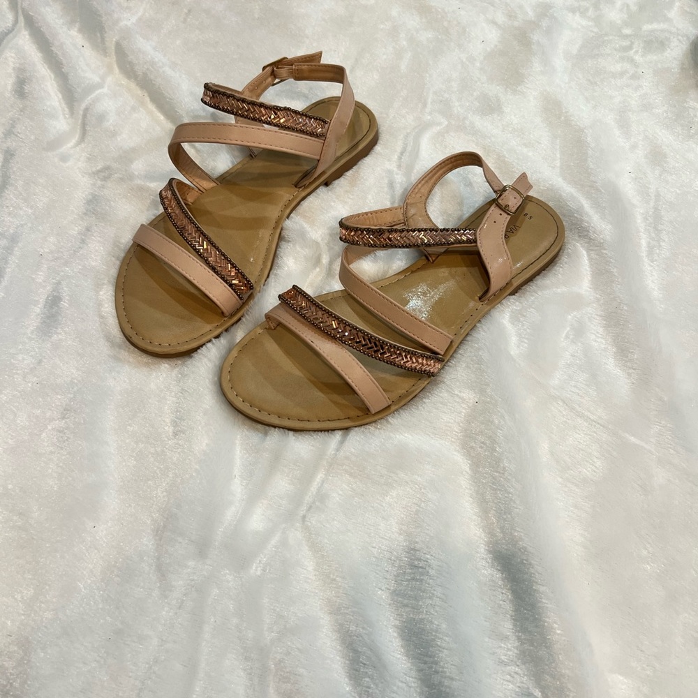 Via Rosa Size 8.5
